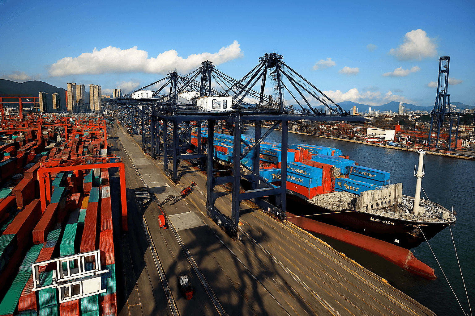 Global container port logistics hub